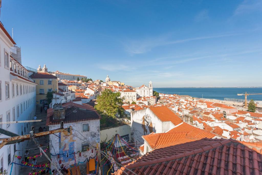 Bairrus Lisbon Apartments - Alfama III room 3